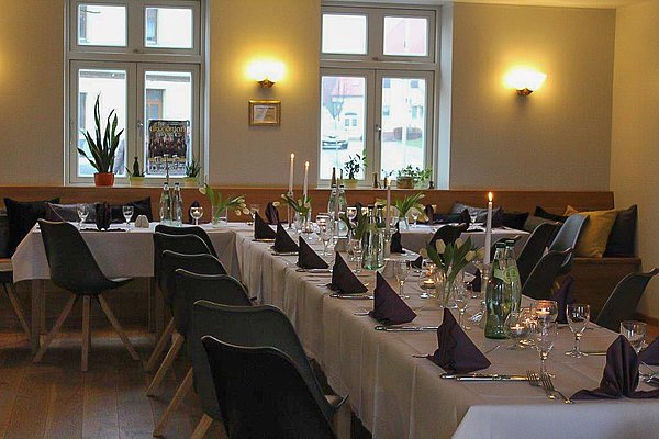gedeckte Tafel in der "BHG" gedeckte Tafel in der "BHG"